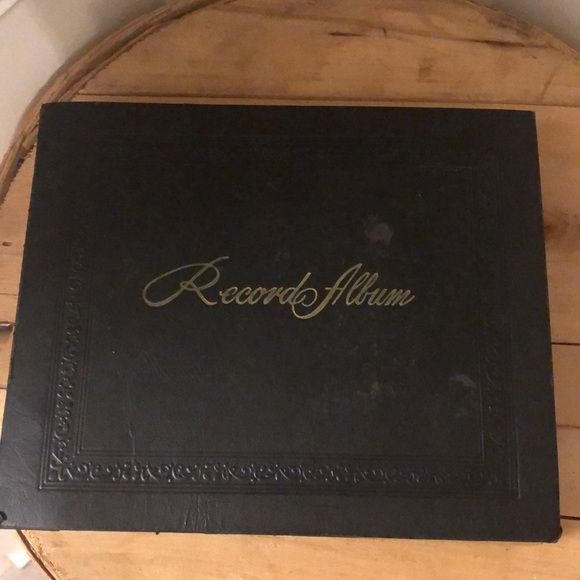 Vintage Decca record holder and vintage 45s - Picture 1 of 6